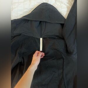 LULU LEMON BLACK HOODIE ZIP UP